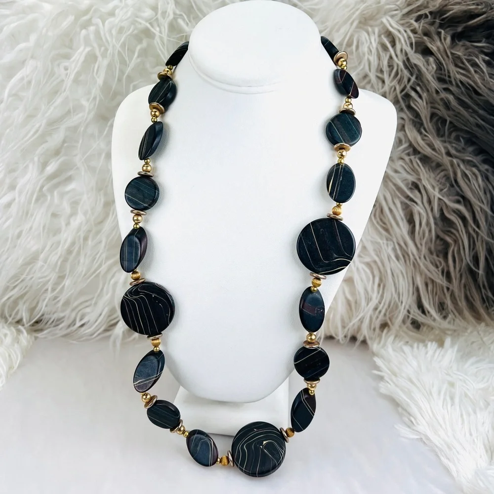 Pretty black swirl, and goldtone costume necklace